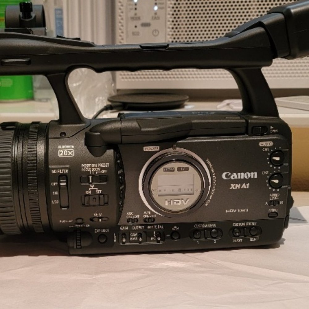 Canon XH A1S Camcorder MiniDV 3CCD